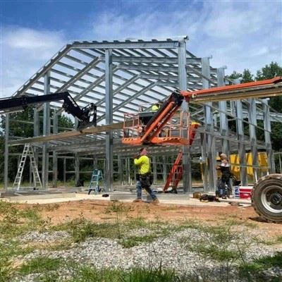 Tērauda karkasa konstrukciju ēka